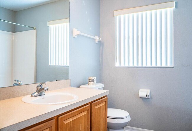 Building Photo - 233 Towhee Rd