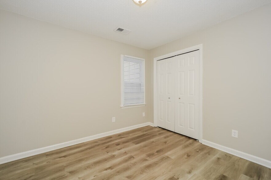 Building Photo - 2712 Horseshoe Creek Dr