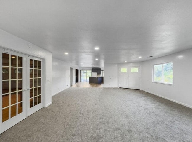 Building Photo - Spacious 4-Bedroom Home with Stunning Hilltop Views in Fortuna, CA