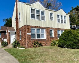 Building Photo - Updated duplex in NW OKC near Reed Park!