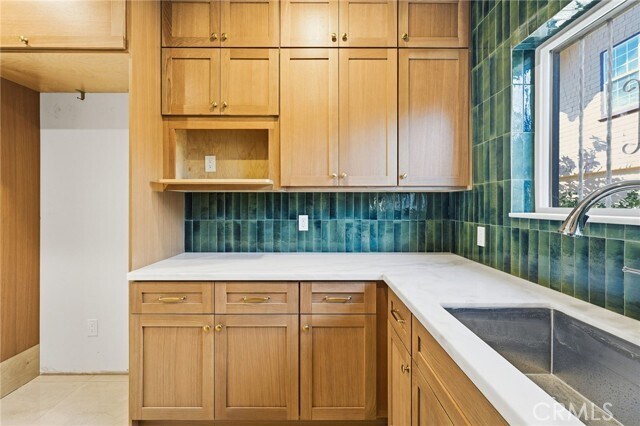 Building Photo - 1703 W 25th St