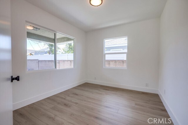 Building Photo - 912 S Courtney Ave