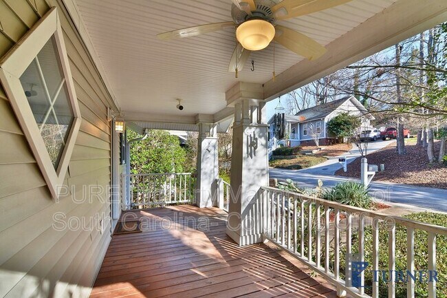 Building Photo - 801 Laurel Hill Ln