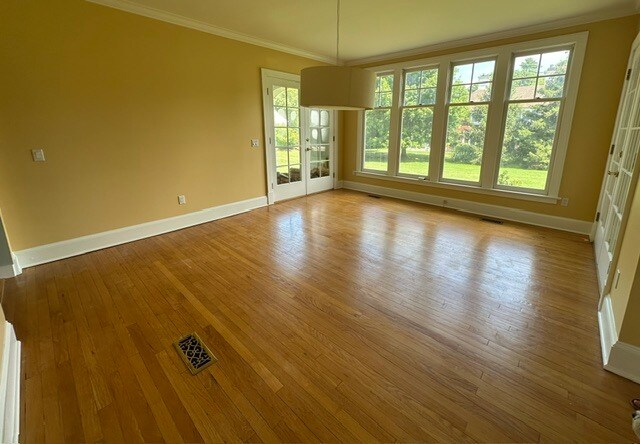 Dining Room Opens To Covered Porch - 6 Sherwood Farms