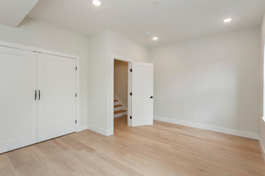 2ND FLOOR FRONT BEDROOM - 1448 E Wilt St