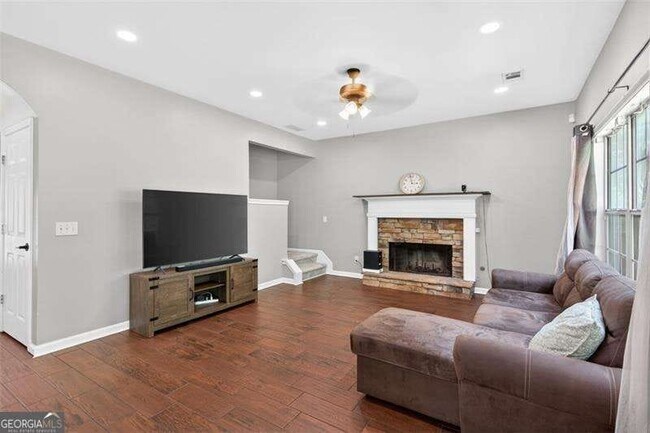 Building Photo - 2865 Stonehenge Ct