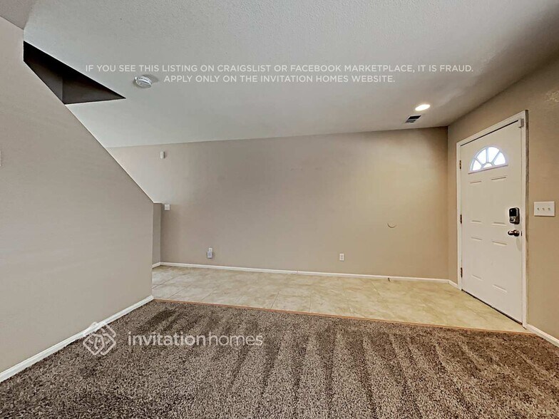 Building Photo - 1205 Bluebird St
