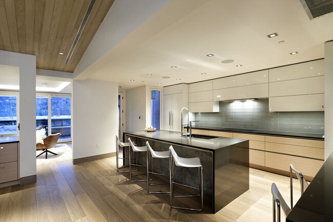 Building Photo - 126 Juan St