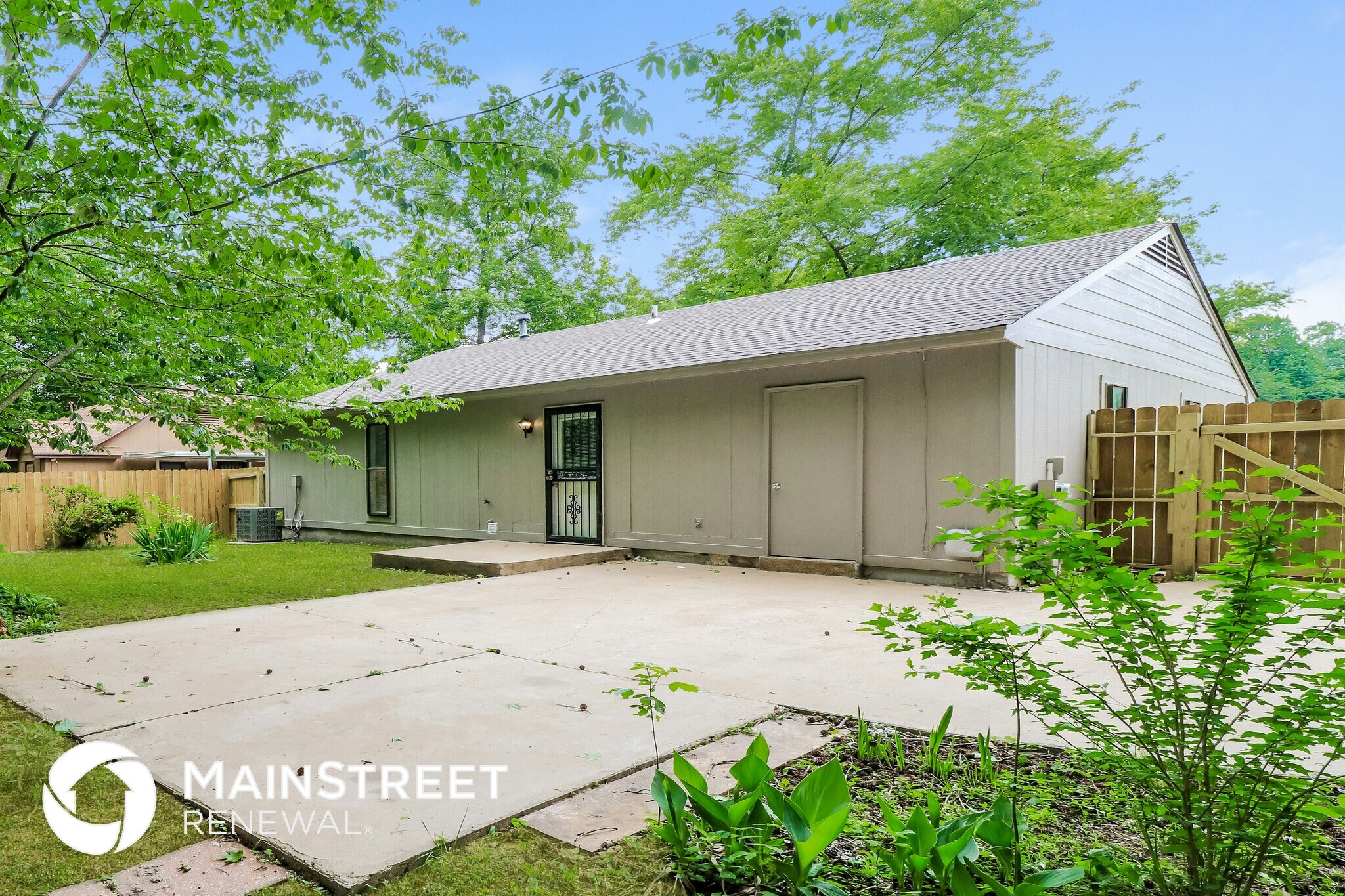 Building Photo - 4395 Kerwin Dr