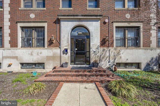Building Photo - 1321 Fairmont St NW