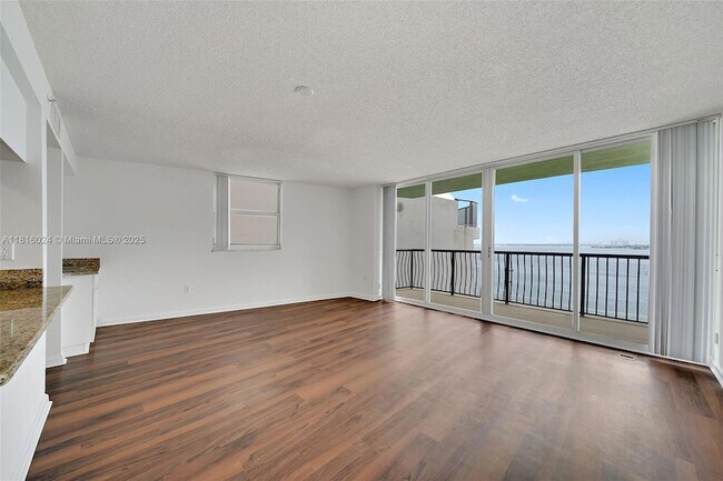 Building Photo - 1756 N Bayshore Dr
