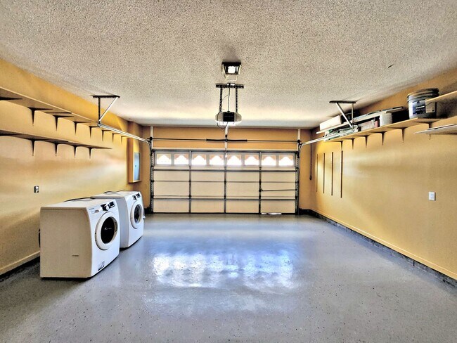 Building Photo - TOWNHOUSE FOR RENT - DECATUR SE