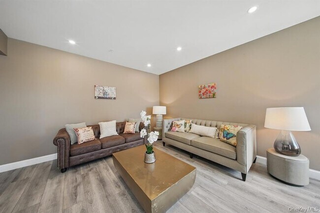 Building Photo - 3 Giada Ln