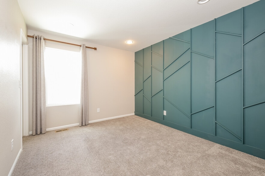 Building Photo - 6457 N Ceylon St