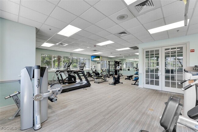 Building Photo - 16655 Lake Cir Dr