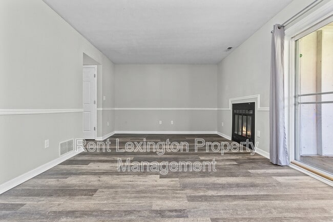 Building Photo - 1658 Foxhaven Dr