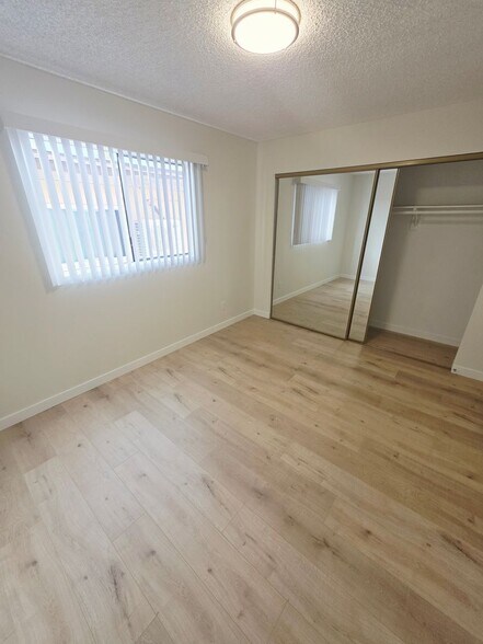 Building Photo - 1105 Melrose Ave