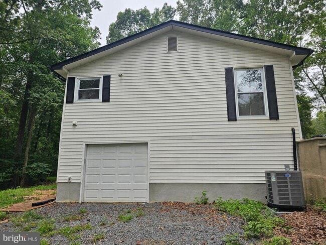 Building Photo - 133 Meadows Rd