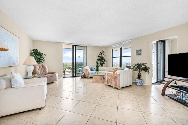 Building Photo - 1000 S Ocean Blvd