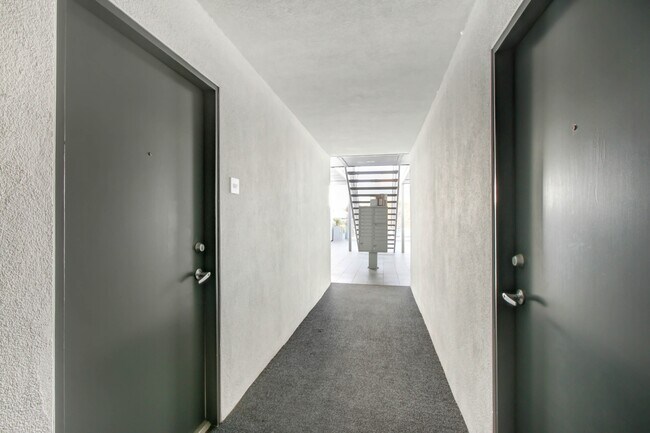 Building Photo - 117 Pacific St. in Sant Monica - 1 block t...