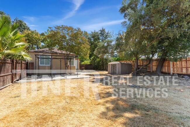 Building Photo - Cozy Home on Private Road - Tier-5