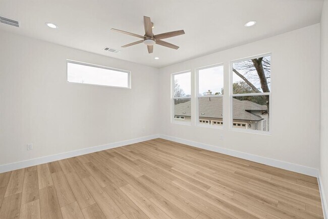 Building Photo - 6107 Richardson Ln