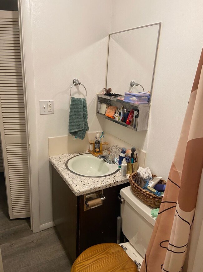 Building Photo - 1B/1B Pet Friendly Apartment South of BYU