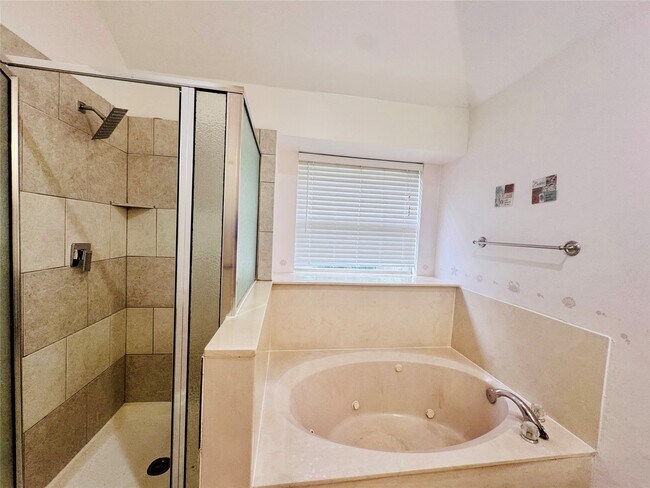 Building Photo - 506 Birch Hill Dr