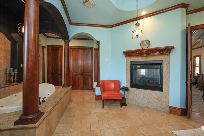 Building Photo - 22 Post Shadow Estate Dr