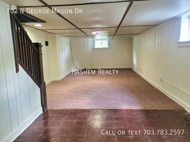 Building Photo - 702 N George Mason Dr