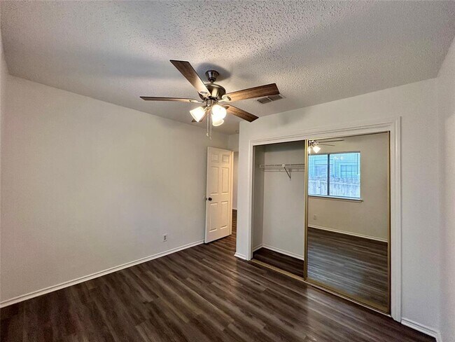 Building Photo - 9315 Kempler Dr
