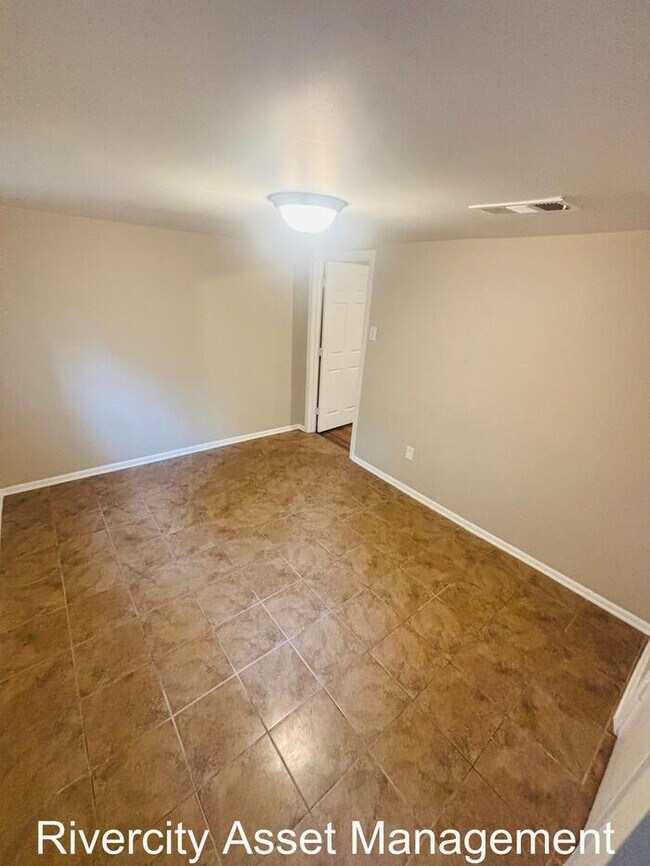 Building Photo - A Must See Gem Located In Frayser!!!! Sect...