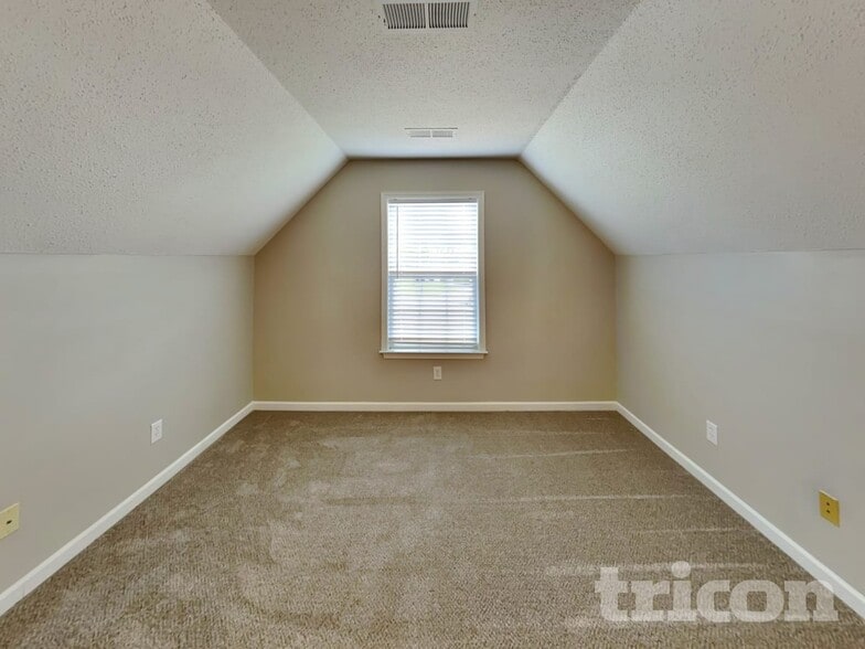 Building Photo - 12 New Stock Ct