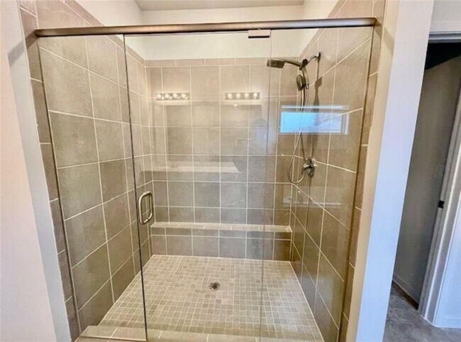 Building Photo - 181 Charolais Dr