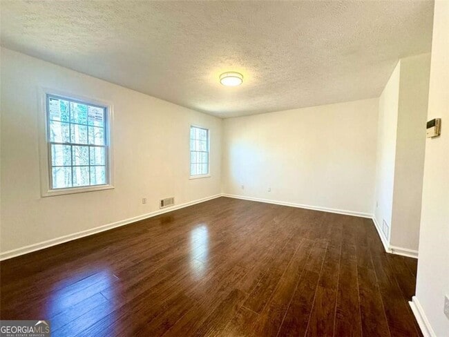 Building Photo - 3945 Peninsula Ct