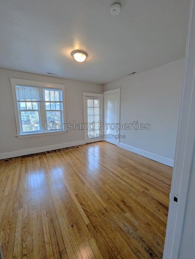 Building Photo - 4982 Oleatha Ave
