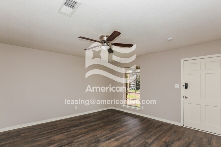 Building Photo - 1344 Dorgan St