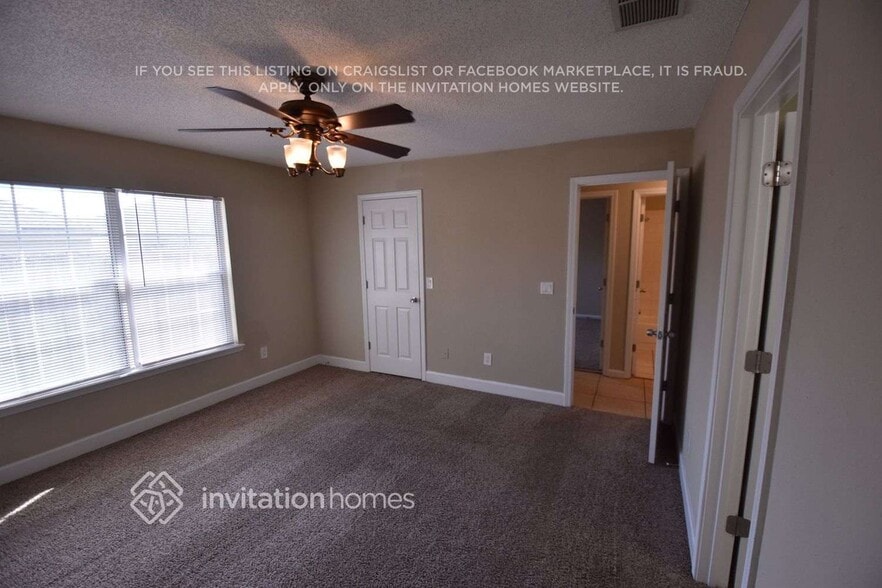 Building Photo - 1649 Ashmore Green Dr