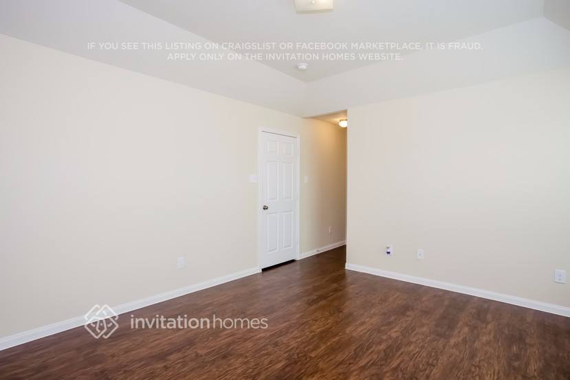 Building Photo - 11407 La Perla Dr
