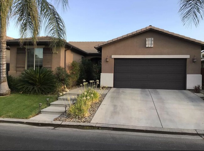 Primary Photo - 11363 N Via Ventana Way