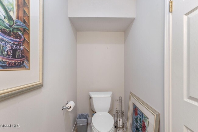 Building Photo - 158 Kaydeross Park Rd