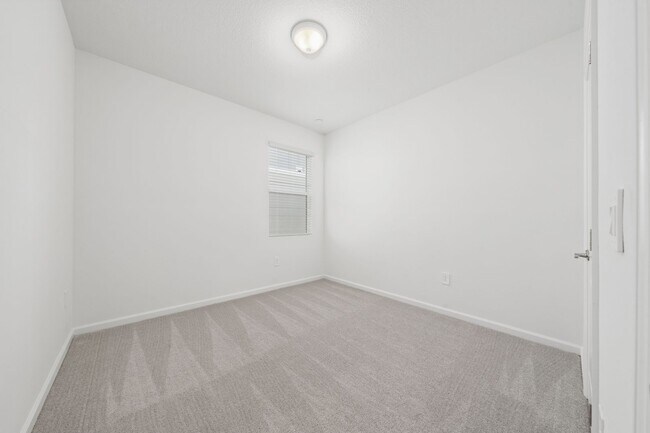 Building Photo - 3 Bedrrom 2 bathroom + Office-Brand-New Luxury Living in Rivington – DeBary, FL