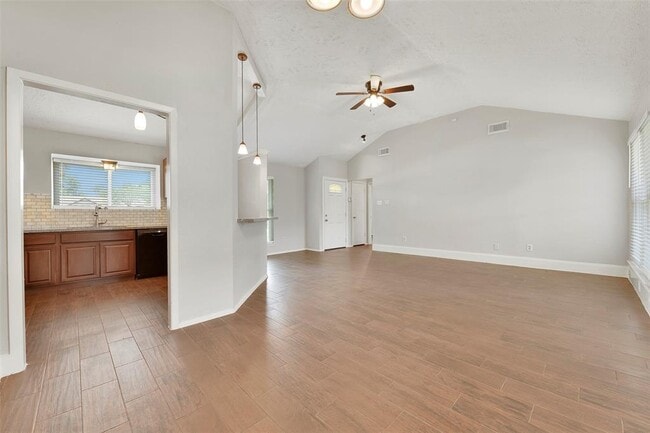 Building Photo - 2502 Ewell Dr