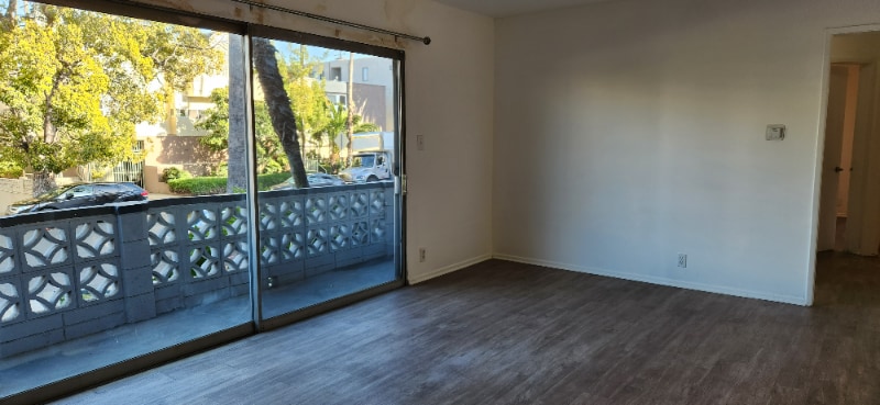 Building Photo - 545 Hayworth Ave