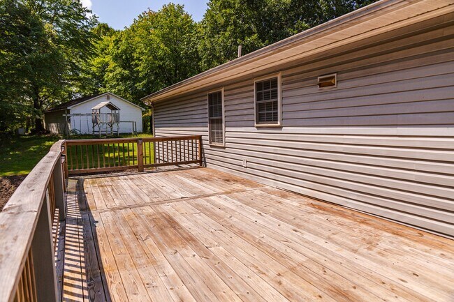 Building Photo - New Listing!