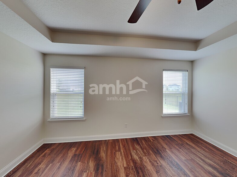 Building Photo - 3302 Roundabout Dr