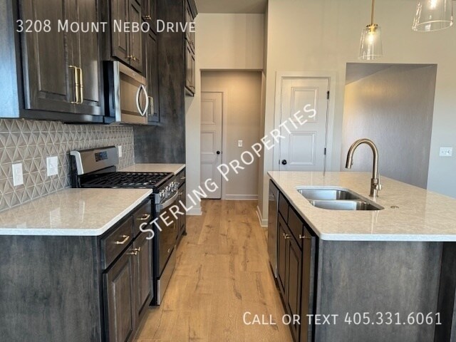Building Photo - 3208 Mt Nebo Dr