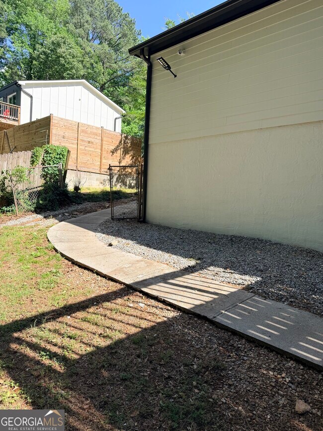 Building Photo - 1173 Mill Ridge Dr