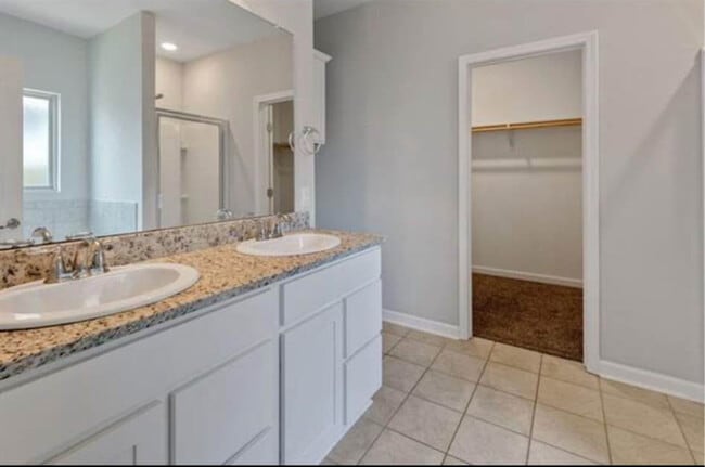 Building Photo - 2245 N Lake Michele Cir