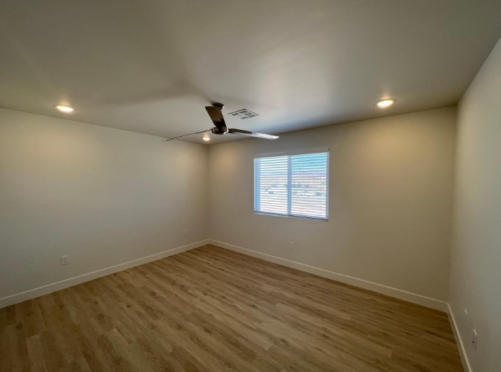Building Photo - 1060 W Province Way